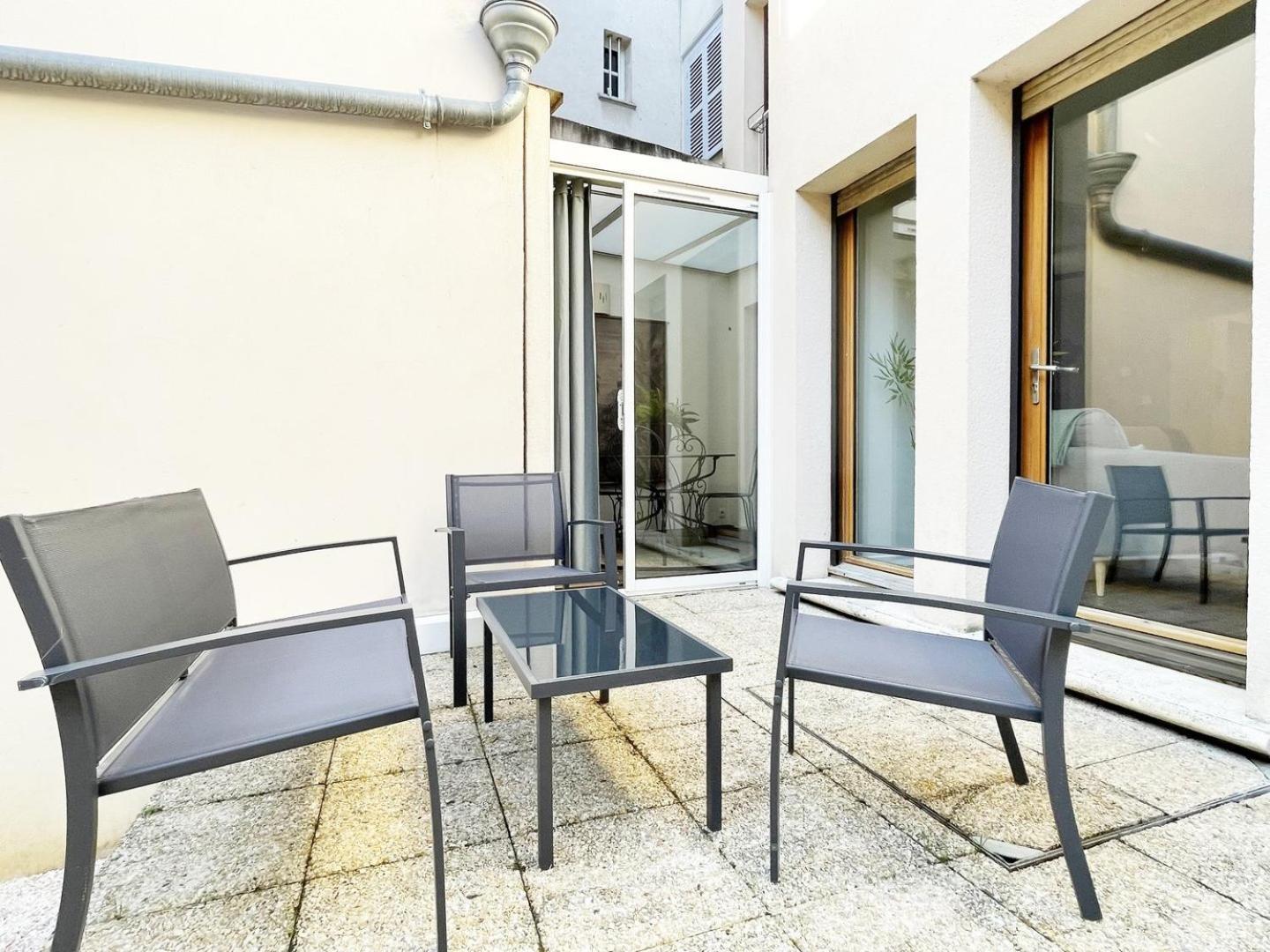 Апартаменти Le Patio De La Reine Berthe - Parking Included Шартр Екстер'єр фото